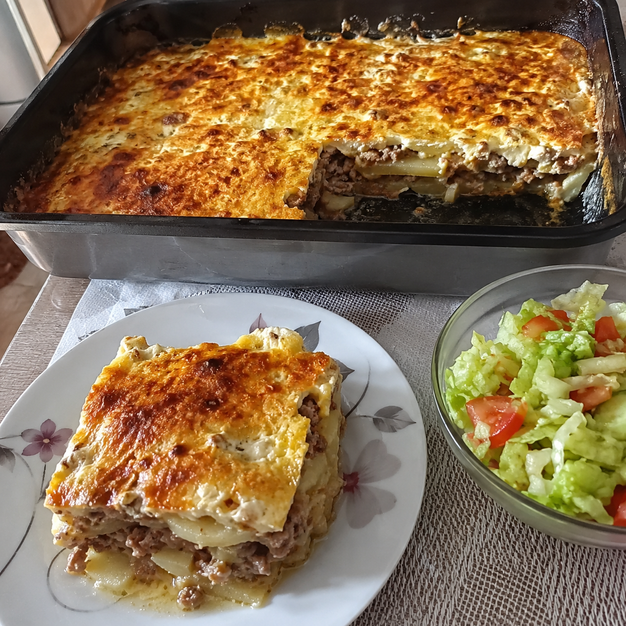 Musaka sa krompirom i mlevenim mesom