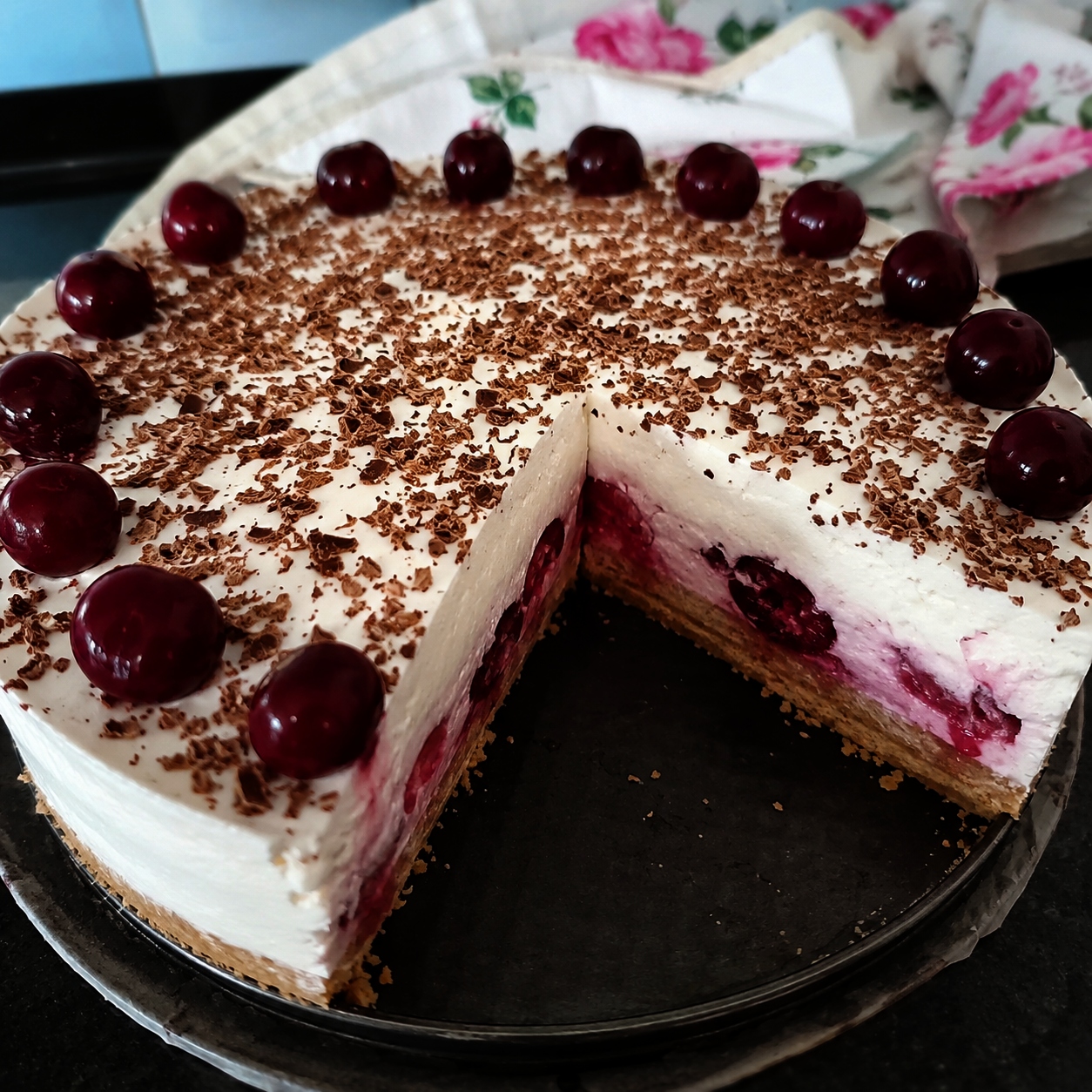 Torta sa višnjama bez pečenja