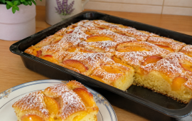 Kolač sa breskvama i jogurtom