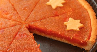 Lenja pita sa breskvama ili kajsijama