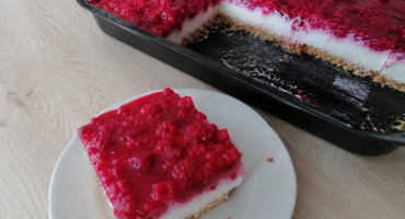 Maline i jogurt kolac