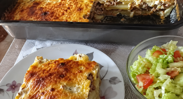 Musaka sa krompirom i mlevenim mesom