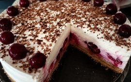 Torta sa višnjama bez pečenja